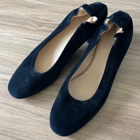 Everlane Shoes - Everlane Velvet Day Heel in Navy, Size 8